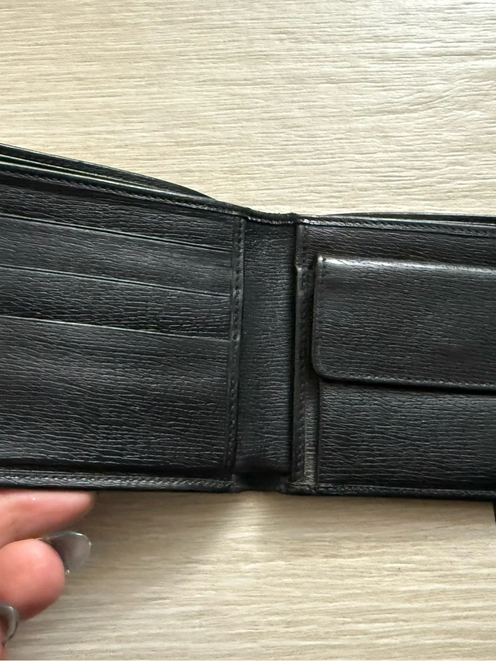 PRELOVED Gucci Black Leather Men's Bi-Fold Wallet